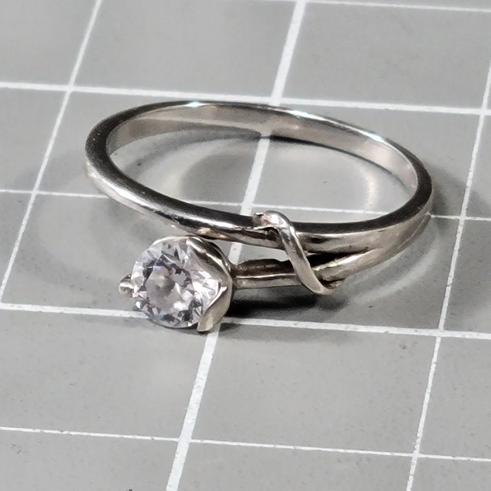 Sterling Silver Solitaire Ring Clear Stone Size‎ 7.75 S925 TESTED
